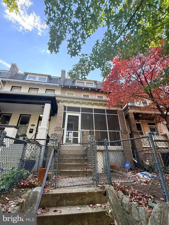 1015 E ST NE, Washington, DC 20002