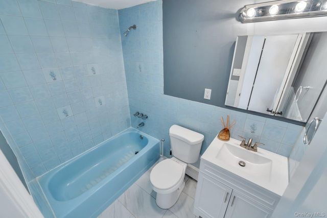 338 Easton Street, Ronkonkoma, NY 11779