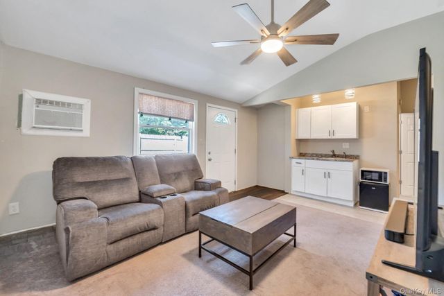 338 Easton Street, Ronkonkoma, NY 11779