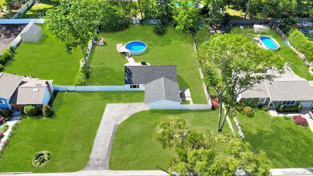 338 Easton Street, Ronkonkoma, NY 11779