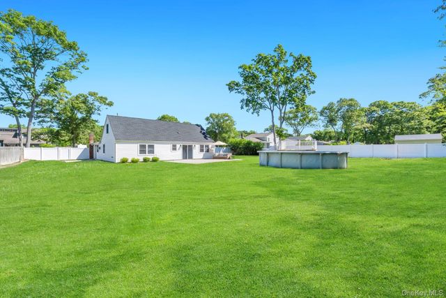 338 Easton Street, Ronkonkoma, NY 11779