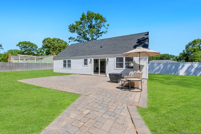 338 Easton Street, Ronkonkoma, NY 11779