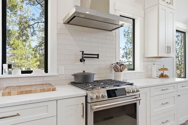 26435 N Spotted Rd, Deer Park, WA 99006
