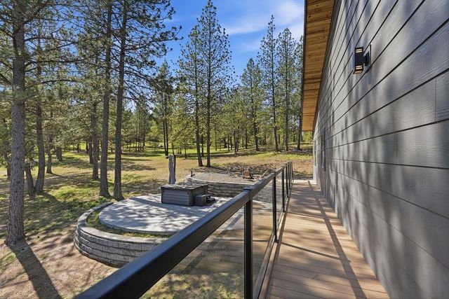 26435 N Spotted Rd, Deer Park, WA 99006