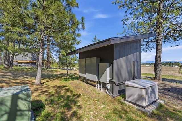 26435 N Spotted Rd, Deer Park, WA 99006