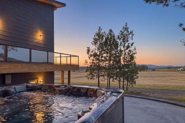 26435 N Spotted Rd, Deer Park, WA 99006