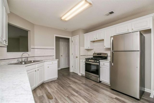 6055 Yellowood Court, Atlanta, GA 30349