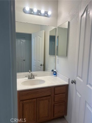 17385 Stone Celler Way, Lathrop, CA 95330