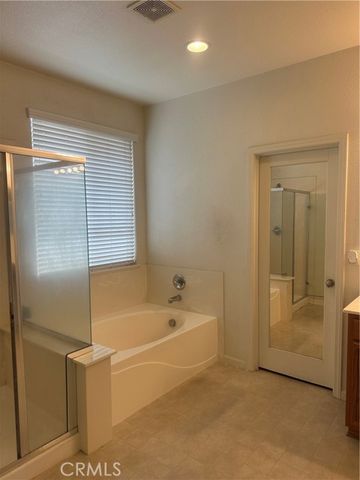 17385 Stone Celler Way, Lathrop, CA 95330