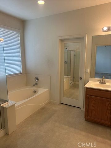 17385 Stone Celler Way, Lathrop, CA 95330