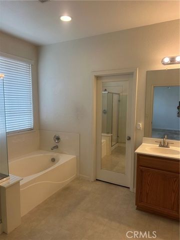 17385 Stone Celler Way, Lathrop, CA 95330