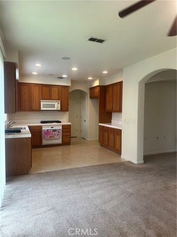 17385 Stone Celler Way, Lathrop, CA 95330