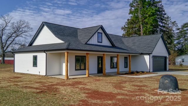 1568 Pleasant Grove Church Road, Crouse, NC 28033