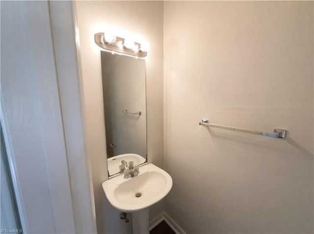 905 Kensal Green Drive, Kernersville, NC 27284