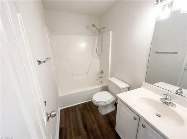 905 Kensal Green Drive, Kernersville, NC 27284