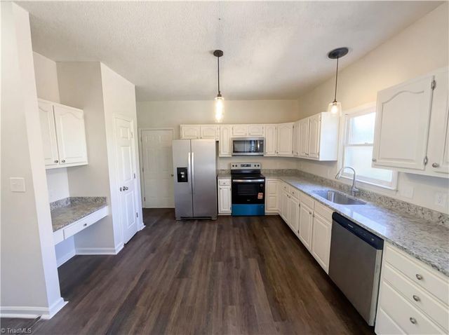 905 Kensal Green Drive, Kernersville, NC 27284