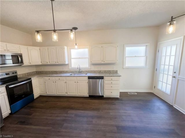 905 Kensal Green Drive, Kernersville, NC 27284