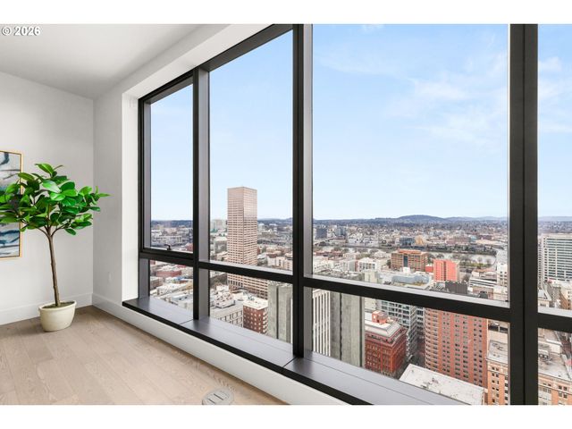 550 Sw 10TH Ave 2909, Portland, OR 97205