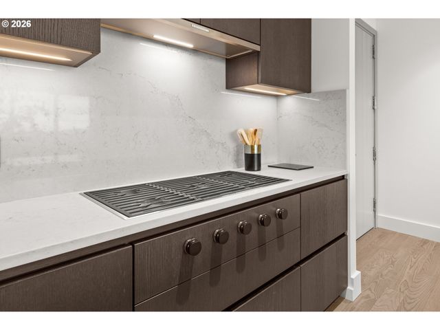 550 Sw 10TH Ave 2909, Portland, OR 97205