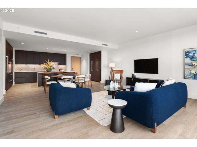 550 Sw 10TH Ave 2909, Portland, OR 97205