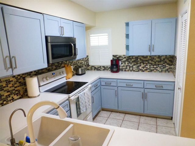 5557 SEA FOREST DRIVE 215, New Port Richey, FL 34652