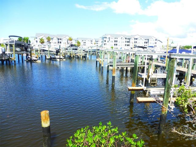 5557 SEA FOREST DRIVE 215, New Port Richey, FL 34652