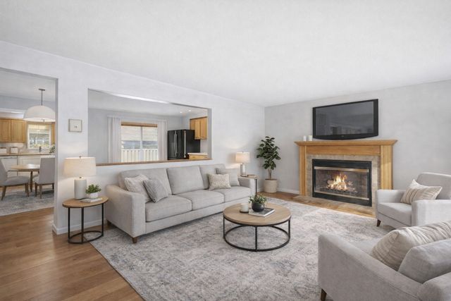 26W250 Case Street, Naperville, IL 60563