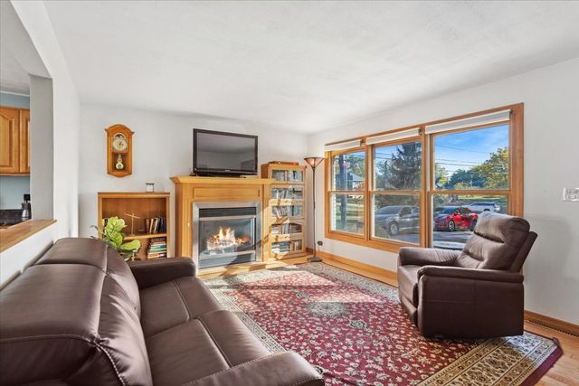 26W250 Case Street, Naperville, IL 60563