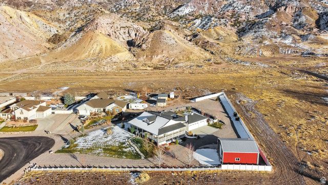 528 E 700 S, Monroe, UT 84754