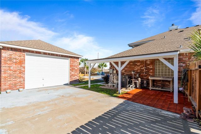 14902 Beal Dr, Corpus Christi, TX 78410