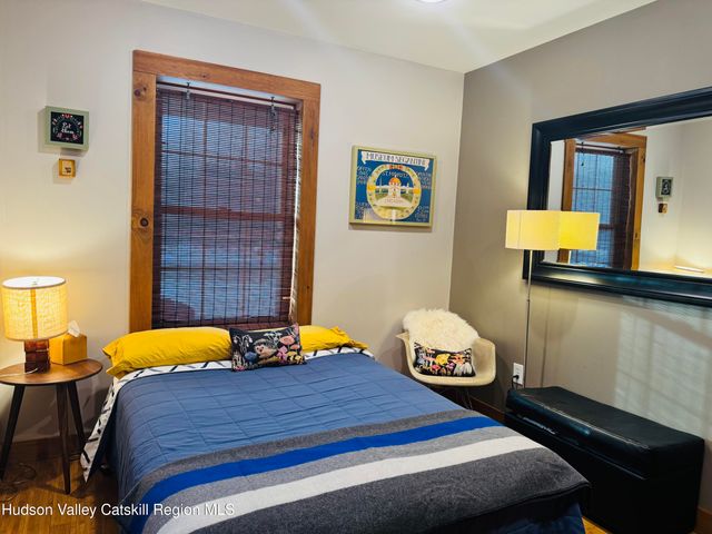 8 S Ohioville Road, New Paltz, NY 12561