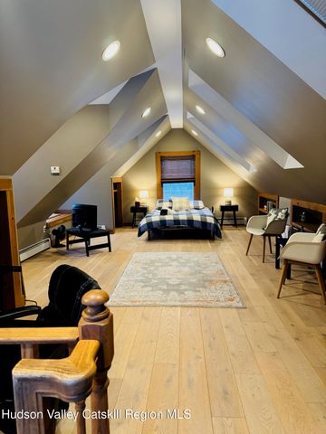 8 S Ohioville Road, New Paltz, NY 12561