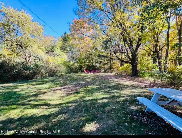 8 S Ohioville Road, New Paltz, NY 12561