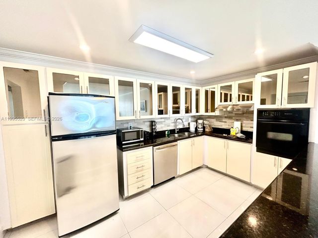 19370 Collins Avenue 1015, Sunny Isles Beach, FL 33160