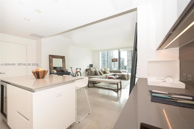 68 SE 6th Street 1008, Miami, FL 33131