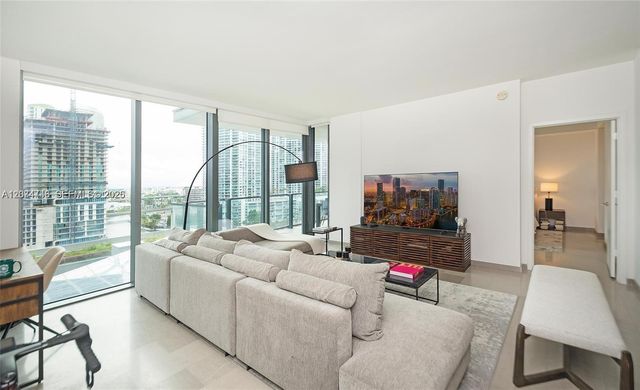 68 SE 6th Street 1008, Miami, FL 33131