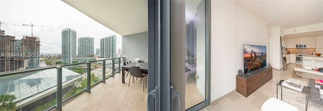 68 SE 6th Street 1008, Miami, FL 33131