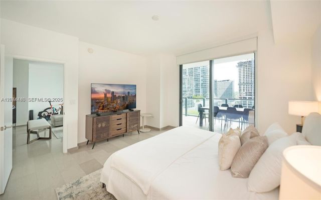 68 SE 6th Street 1008, Miami, FL 33131