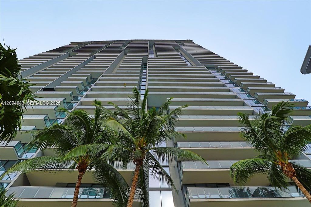 68 SE 6th Street 1008, Miami, FL 33131