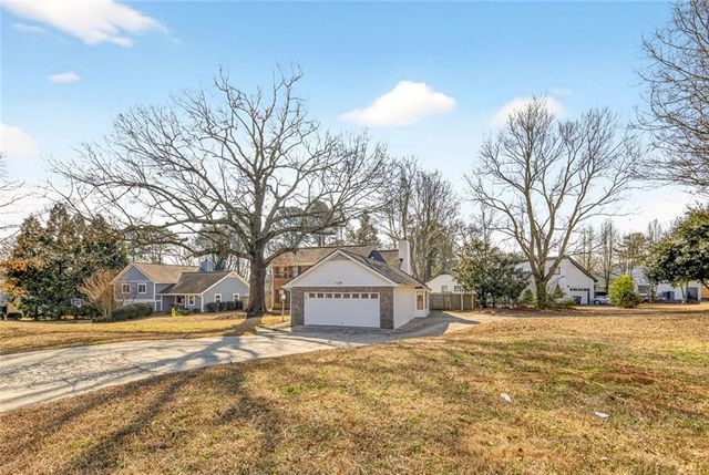 1056 Indian Hills NE Parkway, Marietta, GA 30068