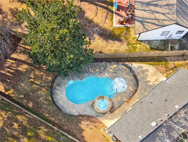 1056 Indian Hills NE Parkway, Marietta, GA 30068