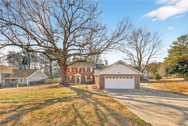 1056 Indian Hills NE Parkway, Marietta, GA 30068