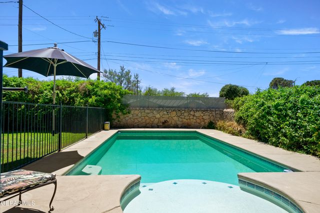 214 HERMOSA Lane, El Paso, TX 79922