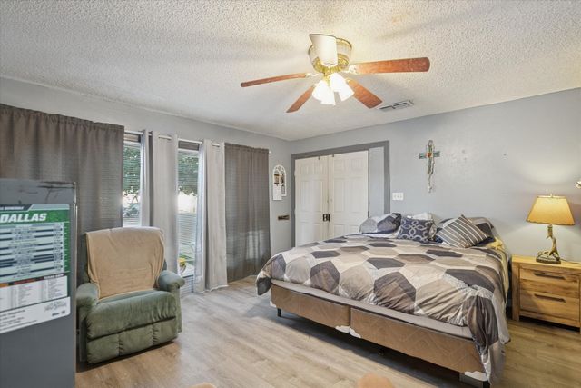 317 N Chandler Drive N, Fort Worth, TX 76111