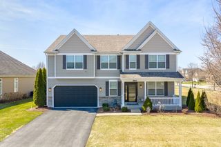 890 Stratford Drive, North Aurora, IL 60542