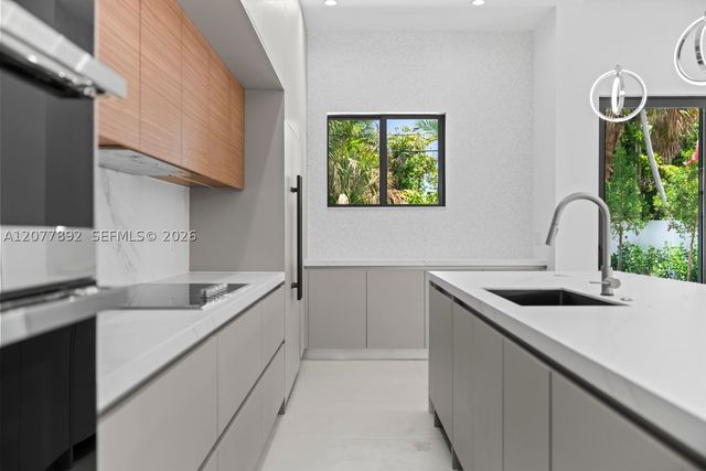 1320 NE 16th Ave, Fort Lauderdale, FL 33304