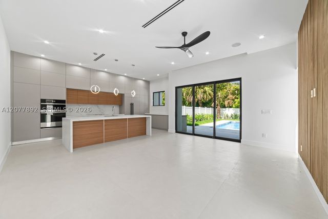 1320 NE 16th Ave, Fort Lauderdale, FL 33304