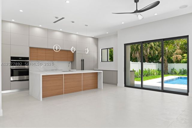 1320 NE 16th Ave, Fort Lauderdale, FL 33304