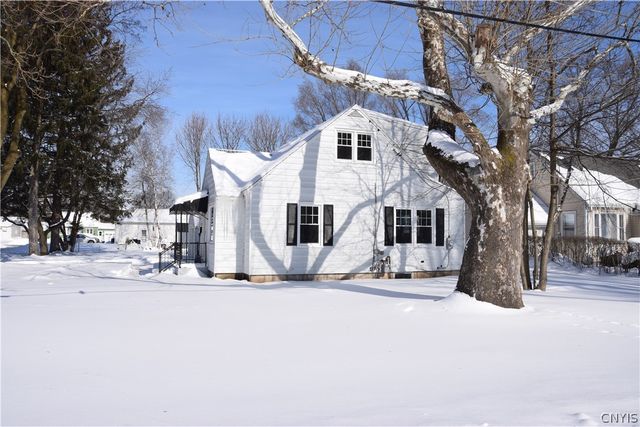 51 Homeland Road, Clay, NY 13212