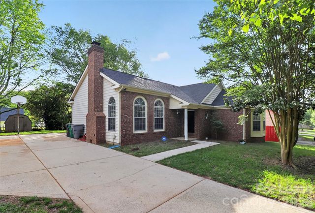 900 Gretna Green Drive, Charlotte, NC 28217